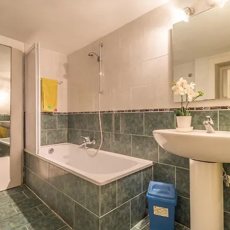 Vintage Nest With @canal View Apartment Venice
